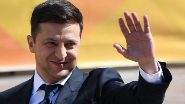 Зеленский уже год президент Украины. Как он справился?