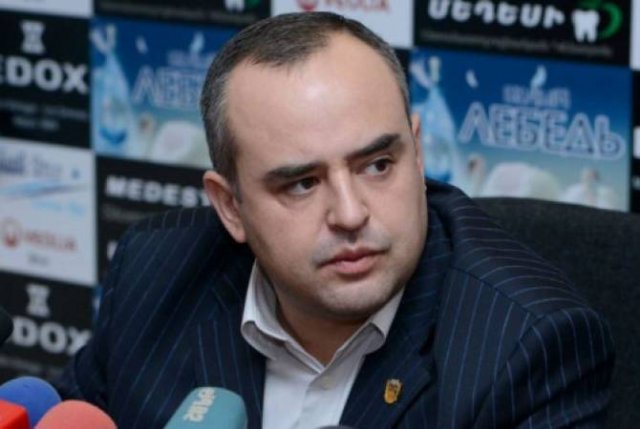 В полиции подготавливаются материалы по факту нападения на квартиру адвоката Атанесяна