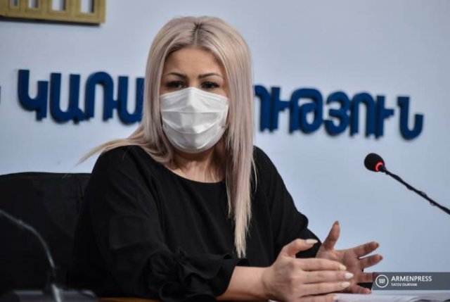 Воздерживаться от массовых мероприятий: призыв специалиста