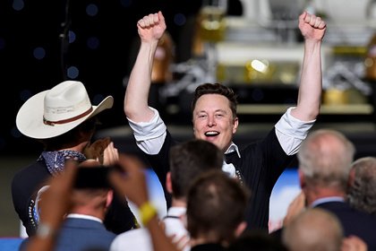 Маск припомнил Рогозину слова о батуте после запуска Crew Dragon