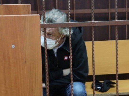 «Отмазываться не собираюсь»: актер Михаил Ефремов записал видеообращение по поводу устроенного им ДТП