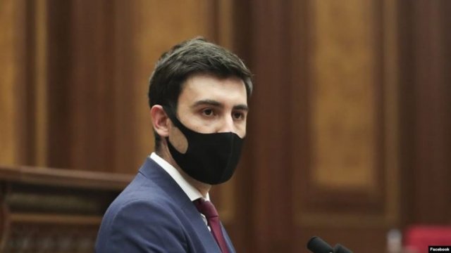 Рупор Пашиняна - он сам. Нужды в других рупорах у него нет