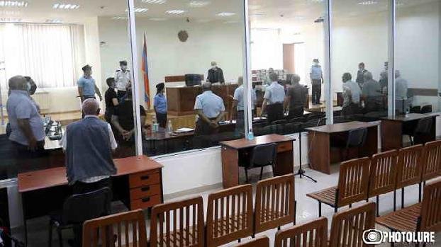 Адвокаты попросили суд снять арест с имущества Роберта Кочаряна и Армена Геворкяна