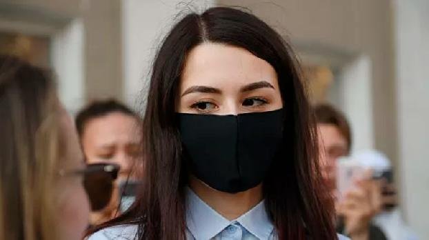 Суд запретил сестрам Хачатурян общаться между собой