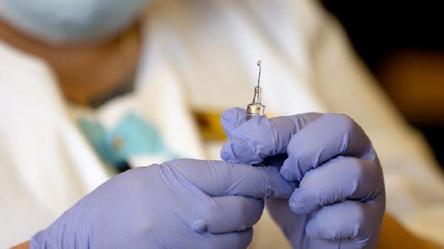 Назван срок сохранения иммунитета к COVID-19 после вакцинации