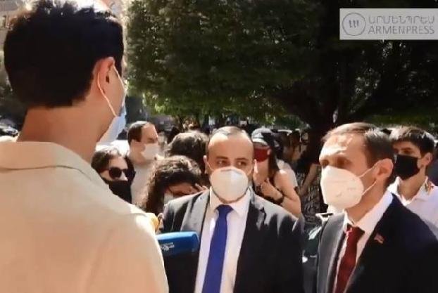 Студенты требуют частичной компенсации платы за обучение: их письмо передано в правительство