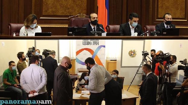 Голосование в НС Армении: фракция «Мой шаг» избирает судью КС