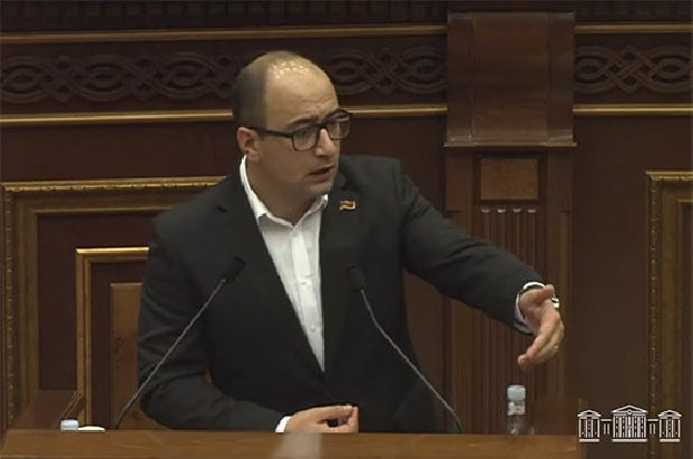 Визирование дел происходит, мякгко говоря, сомнительным образом – Айк Мамиджанян