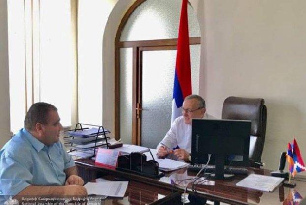 Спикер НС и глава Оперативного штаба Правительства Арцаха в РА обсудили ключевые вопросы