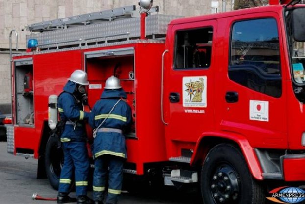 На складах Министерства обороны вспыхнул пожар