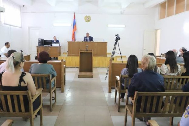 Гагик Джангирян: в ближайшее время будет решен вопрос о зарплате судей.