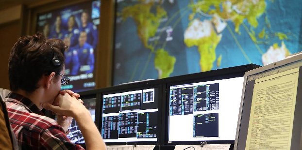 Российские космонавты впервые после стыковки "Науки" выйдут в открытый космос