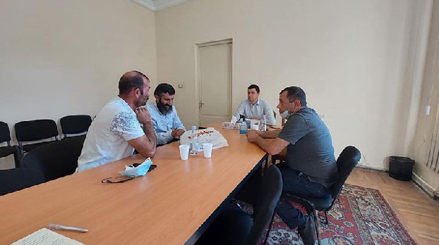 Тигран Абрамян встретился с родителями пропавших без вести военнослужащих 44-дневной войны