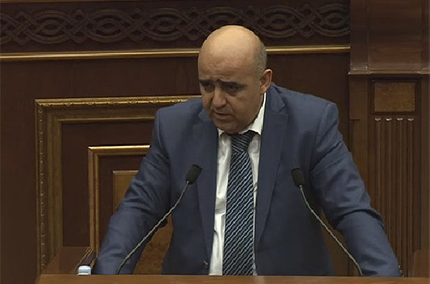 Судья Грач Айвазян отказался ответить, как относится к приказу Пашиняна заблокировать суды