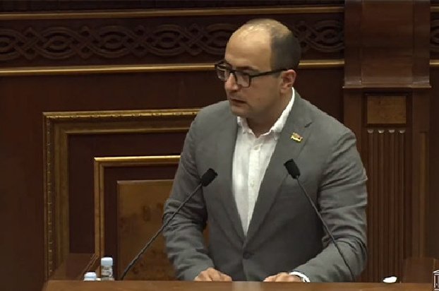 Айк Мамиджанян: Вы о пленных тоже собираетесь говорить, что они находятся на территории Советского Азербайджана?