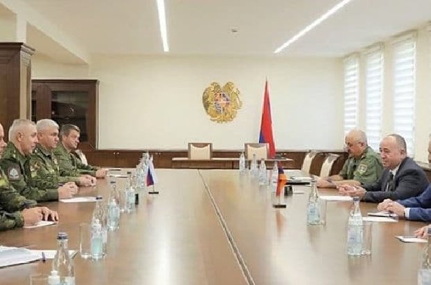 Руководству Минобороны Армении представлен новый командующий миротворческим контингентом РФ в Карабахе