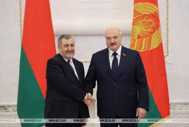 Новоназначенный посол Республики Армения вручил верительные грамоты президенту Беларуси