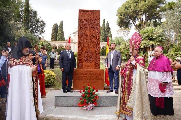 В Барселоне прошла церемония открытия и освящения хачкара, посвященного памяти жертв Геноцида армян