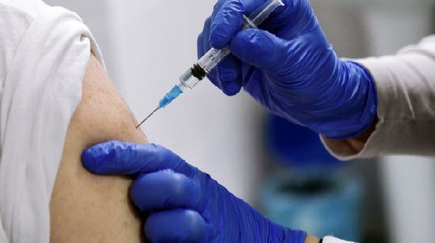 Отказывающимся вакцинироваться гражданам грозит платное лечение Covid