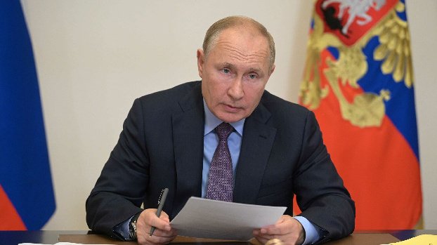 Путин: Навальный находится в тюрьме не за политическую деятельность, а за преступления