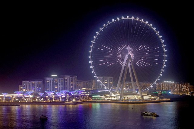 Самое большое в мире колесо обозрения открыли в Дубае