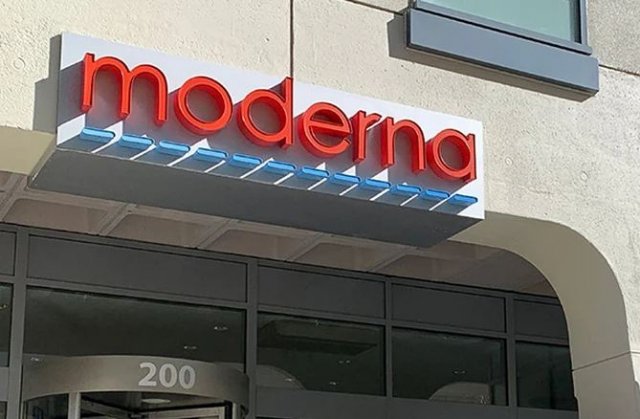 В Европе разрешили третью дозу вакцины компании Moderna от COVID
