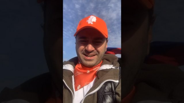 Певец Мгер Армения из общины Шурнух в Сюнике пешком идет в Ереван