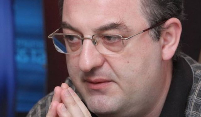 Основная задача оппозиции – найти во всех областях Арушанянов и Баласанянов