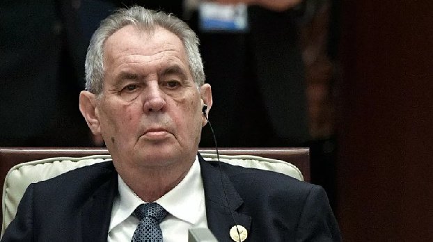 Президента Чехии госпитализировали из-за коронавируса