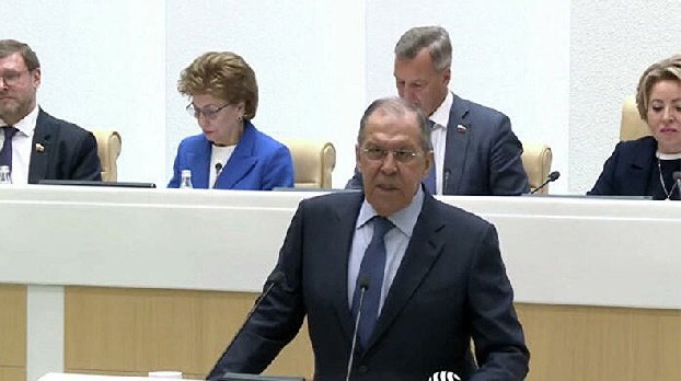 Лавров о подаренной Эрдогану карте: Россия тоже может покрасить карту мира в определенные цвета