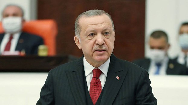 Эрдоган заменил министра финансов на фоне рекордного падения лиры