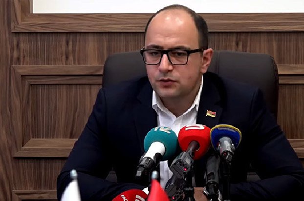 Во время половины своих заграничных командировок Ален Симонян не говорил о пленных – Айк Мамиджанян