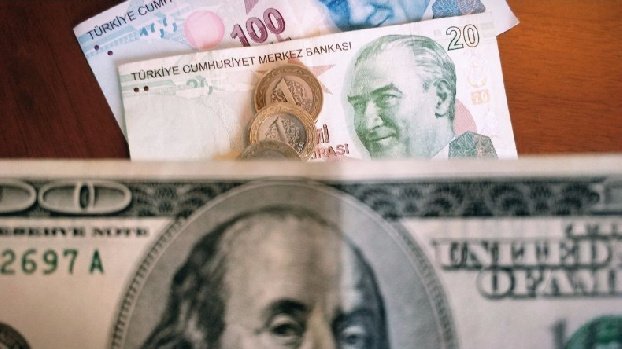 Turkish lira starts trading with another record drop