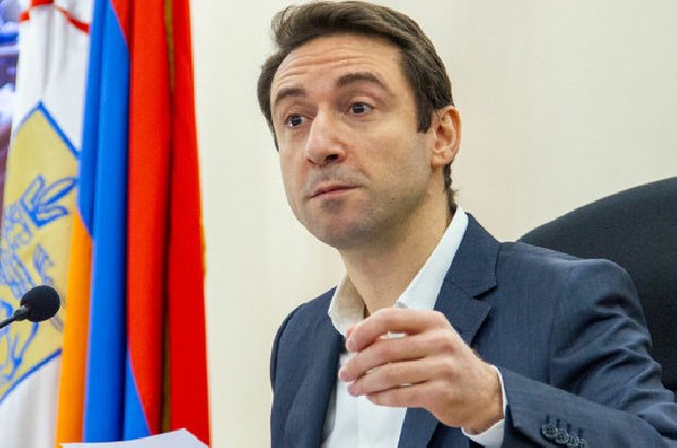 Hayk Marutyan decided to cheer up Yerevan residents: the municipality will buy 100 new buses and 100 elevators