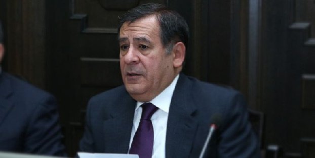 Глава Аудиторской палаты Армении Л.Йолян подал прошение об отставке