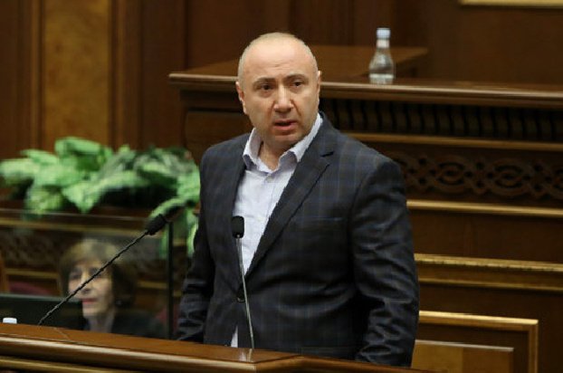 Эти переговоры не армяно-турецкие, а армяно-турецко-азербайджанские – депутат призвал общество к сопротивлению