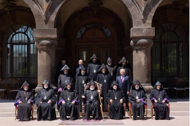 Высший духовный совет выступил с заявлением о внешних и внутренних вызовах Армении и Арцаха
