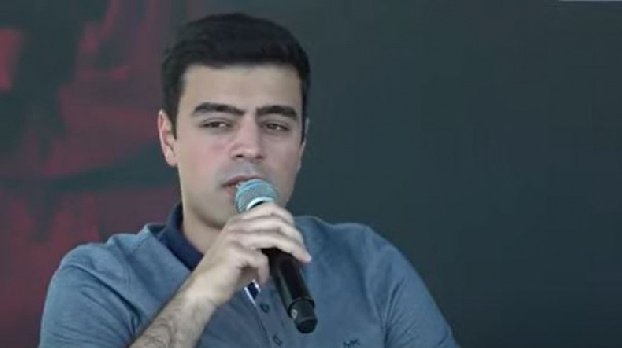 Сос Акопян: Никол Пашинян просто играет с огнем