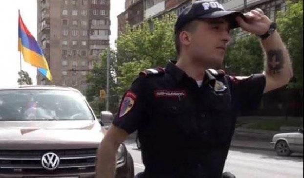 Патрульный нанес тяжкое оскорбление гражданину: адвокат подал заявление о преступлении