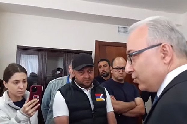Заместитель министра иностранных дел отказался произносить предложение «Арцах не будет в составе Азербайджана»
