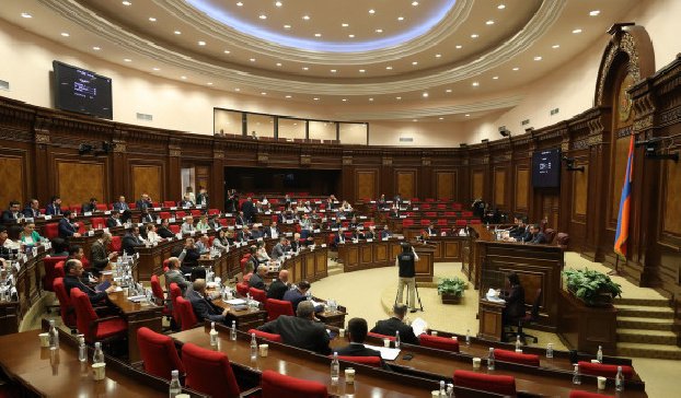 Парламент Армении по требованию оппозиции созовет 3 июня внеочередное заседание