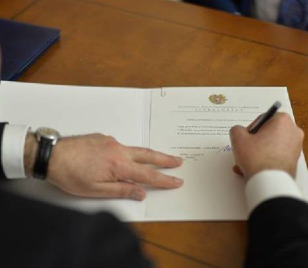 Президент Армении назначил новых послов в четырех странах