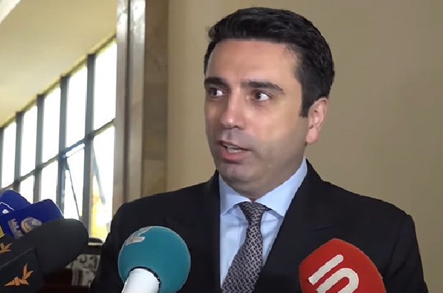 Серж Саргсян проклял Ишхана Сагателяна, когда назвал его лидером оппозиции – Ален Симонян