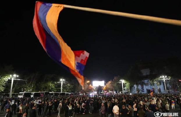 Оппозиция анонсировала шествие в День Конституции и новый митинг