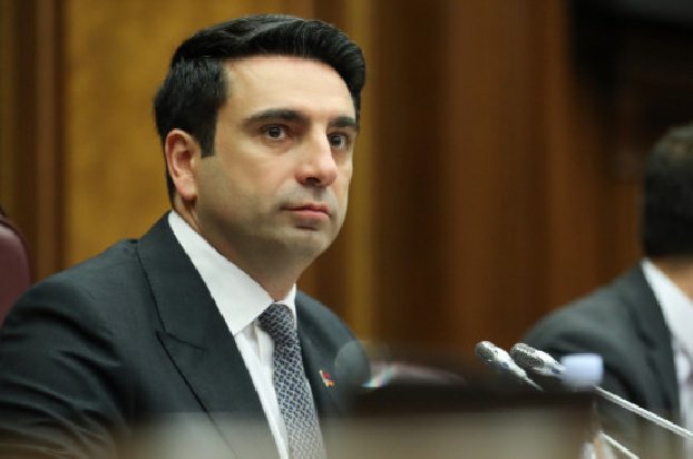 Заявление спикера парламента Армении о прошении об отставке депутата Артура Казиняна
