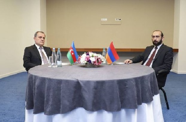 Главы МИД Армении и Азербайджана договорились продолжить обсуждения