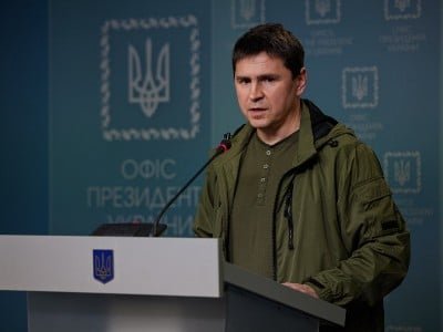 Подоляк: Украина начала предварительные операции для проведения контрнаступления