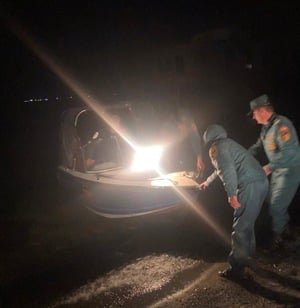 Граждане уплыли с пляжа «Драхтик» на парусниках в зону отдыха и не могли подобраться к берегу