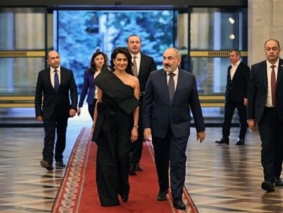 Премьер-министр вместе с супругой посетил концерт в рамках саммита Европейского политического сообщества