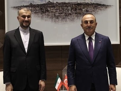 Главы МИД Ирана и Турции провели телефонные переговоры